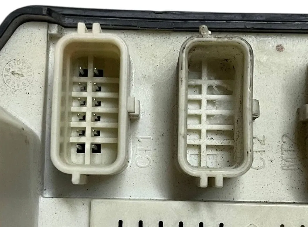 CENTRALINA SCATOLA PORTAFUSIBILI / BODY RENAULT SCENIC 1.5 DCI 2007 - 8200481866 - immagine 3